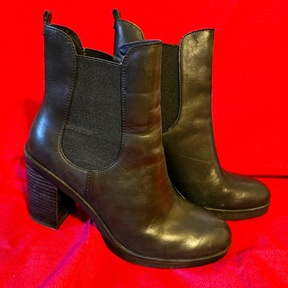 Leather ankle boots